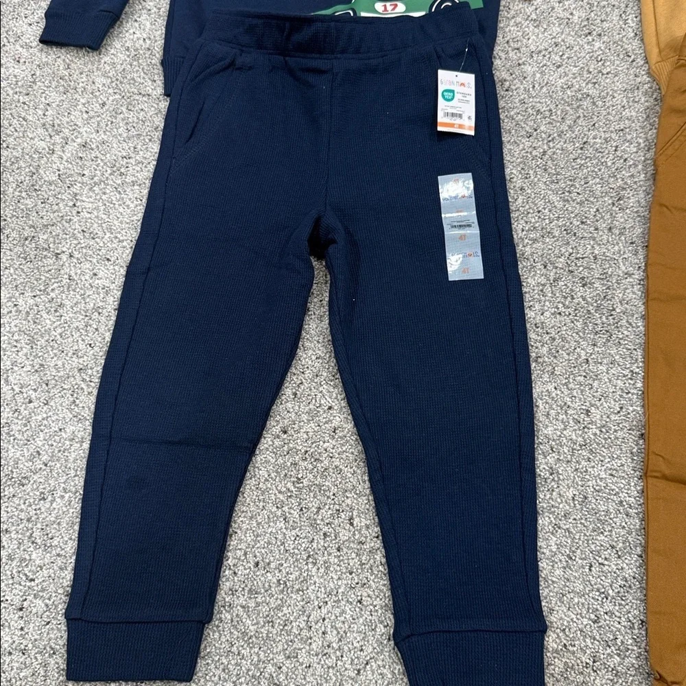 2 Set of pants and shorts